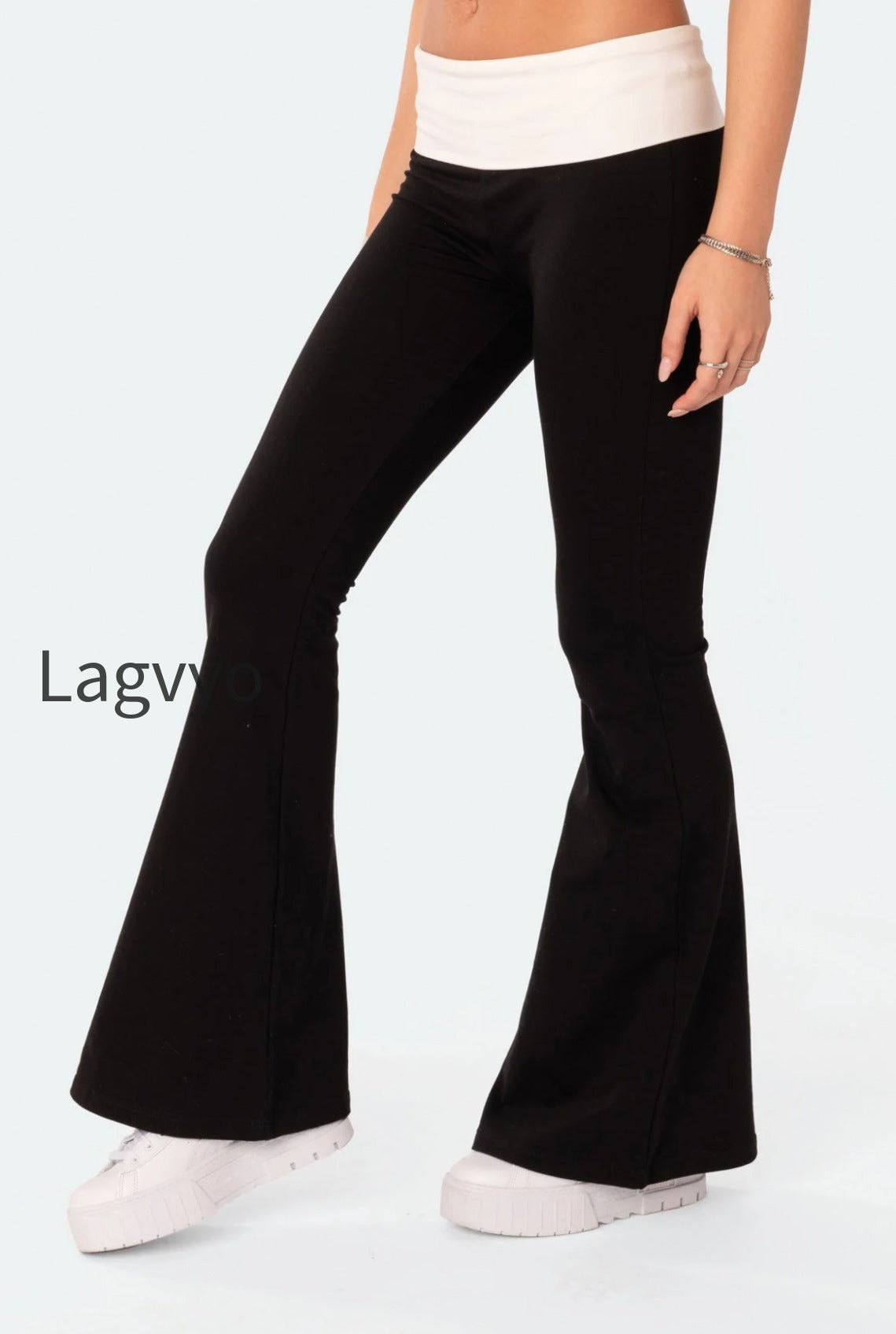 s13956_black-and-white