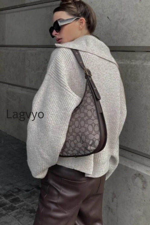 vintage-notched-v-neck-knit-top